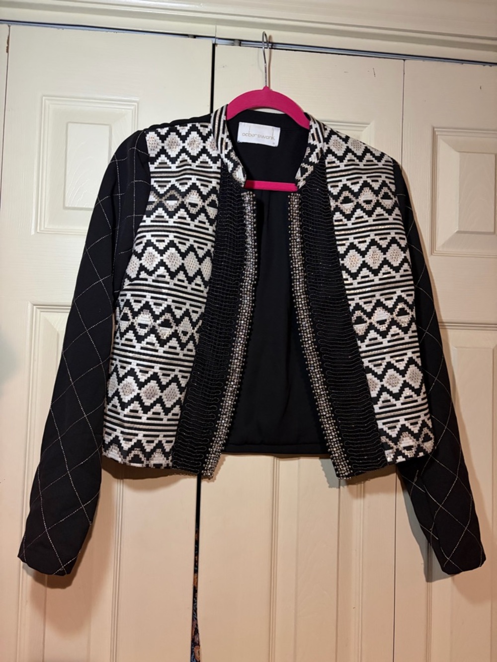 Black & White Textured Pattern Open-Front Blazer